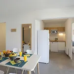 Goelia Le Marche De La Hotel apartamentowy 4*
