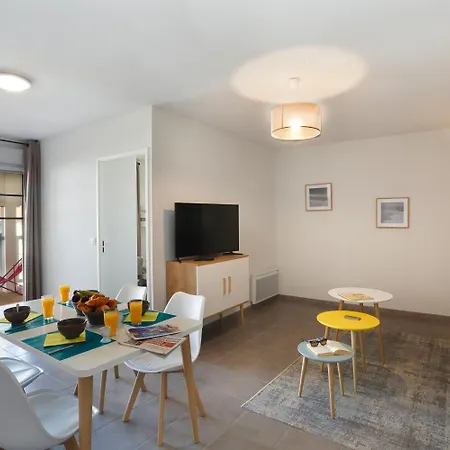 Aparthotel Goelia Le Marche De La Mimizan Plage